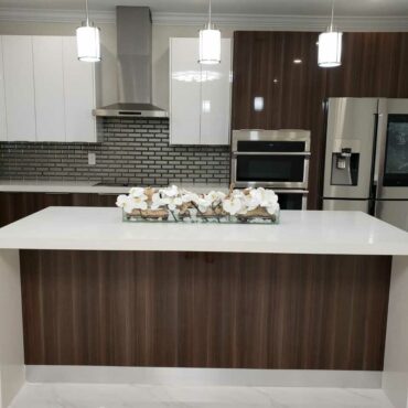 Cachepô de vidro Casa Moderna com Orquídeas Phalaenopsis Brancas