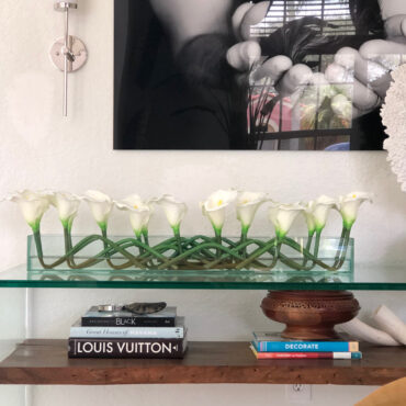 Cachepô de vidro Casa Moderna com Lírios-brancos (Calla)