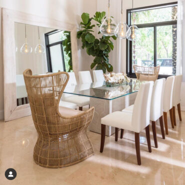 Cachepô de vidro Casa Moderna com Orquídeas Brancas