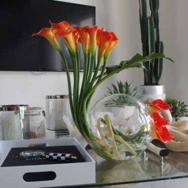 Vaso Crosswinds com Lírios Calla Manga