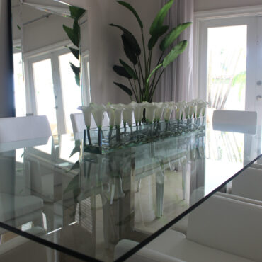 Cachepô de vidro Casa Moderna com Lírios-brancos (Calla)