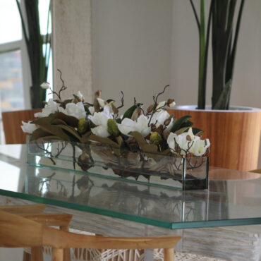 Cachepô de vidro Casa Moderna com Magnólias Brancas