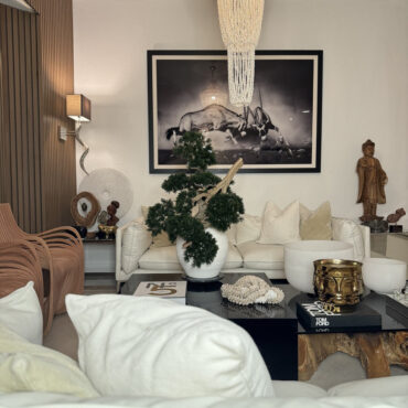 Vaso Konos com Bonsai Semi-Pendente (Han-Kengai)