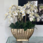Vaso Vivien Dourado com Orquídeas Phalaenopsis Brancas