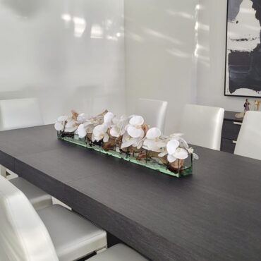 Cachepô de vidro Casa Moderna com Orquídeas Phalaenopsis Brancas