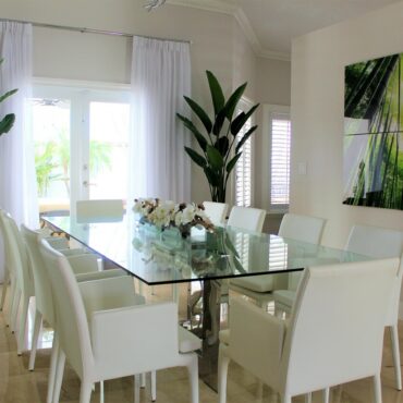 Cachepô de vidro Casa Moderna com Orquídeas Phalaenopsis Brancas