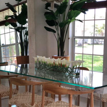 Cachepô de vidro Casa Moderna com Lírios-brancos (Calla)