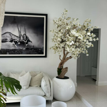 Globo Branco Brilhante com Árvore de Cerejeira Personalizada