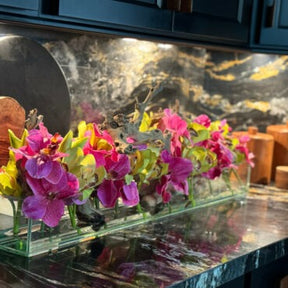 Vaso de Vidro Casa Moderna com Vandas Rosas e Cymbidiums Verdes