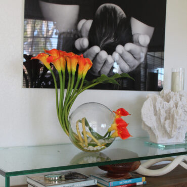 Vaso Crosswinds com Lírios Calla Manga