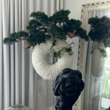 Vaso Eternity Grande com Bonsai Pendente e Driftwood