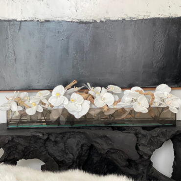 Cachepô de Vidro Preto Fumê Casa Moderna com Orquídeas Phalaenopsis Brancas