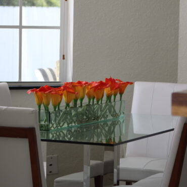 Cachepô de vidro Casa Moderna com Lírios Calla Manga