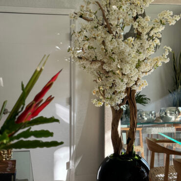 Globo Preto Brilhante com Árvore de Cerejeira Personalizada