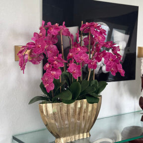Vaso Vivien Dourado com Orquídeas Phalaenopsis Rosas