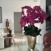 Vaso Vivien Dourado com Orquídeas Phalaenopsis Rosas