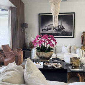 Vaso Vivien Dourado com Orquídeas Phalaenopsis Rosas