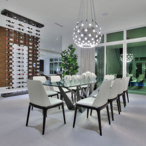 Vaso Crosswinds com orquídeas brancas