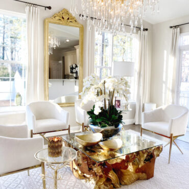 Tigela Avenue com Orquídeas Phalaenopsis Brancas